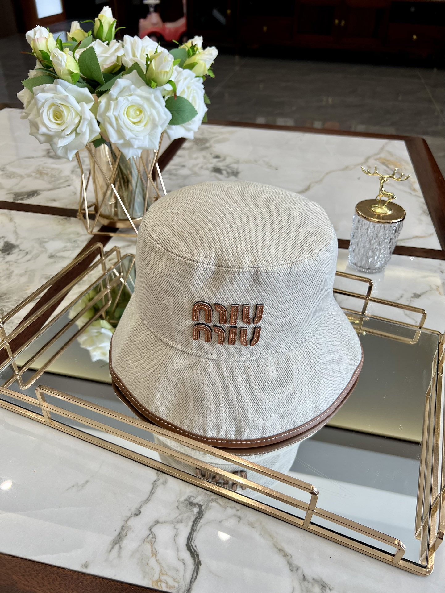 miu miu hat model 02